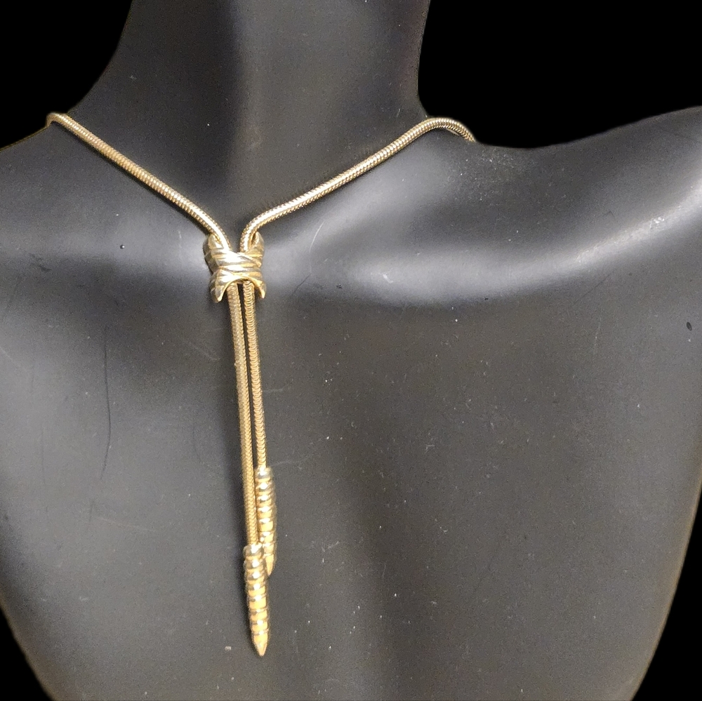 vintage signed Artistry TM gold-tone lariat collectible costume jewelry  16 inch